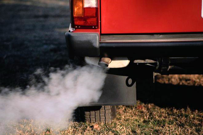 金雪馳車(chē)用尾氣凈化液—藍天之下，守衛碧水青山