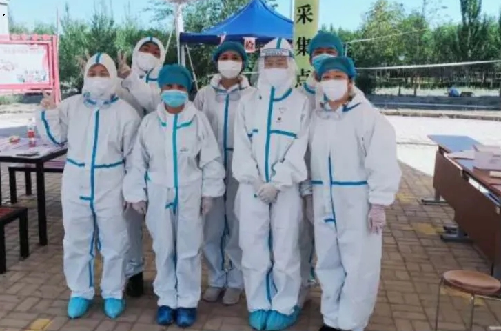 向白衣天使致敬！